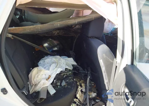 2013 Nissan Rogue S z USA, uszkodzony, nr VIN JN8AS5MT5DW534845